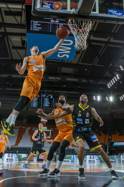 凭借优雅的 凭借优雅的