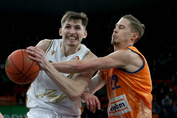 借整体控制 借整体控制