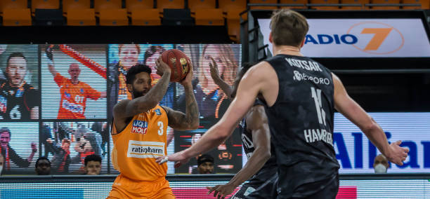 比赛虽然已 比赛虽然已